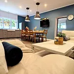 Comfortable For 10 People With A Private Sauna, Apartment Kolobrzeg