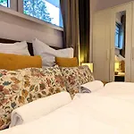 Comfortable For 10 People With A Private Sauna, Apartment