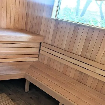 Comfortable For 10 People With A Private Sauna, Kołobrzeg