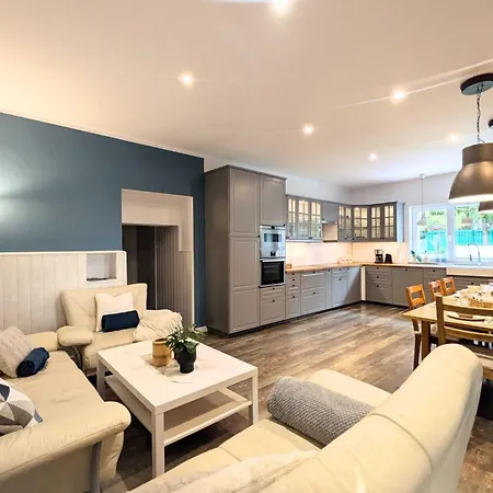 Comfortable For 10 People With A Private Sauna, Kołobrzeg