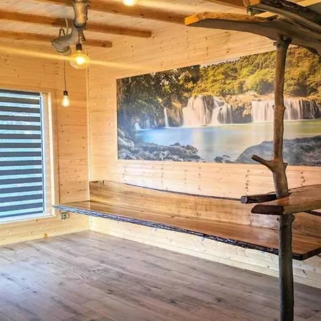 아파트 Comfortable For 10 People With A Private Sauna, 코워브제크