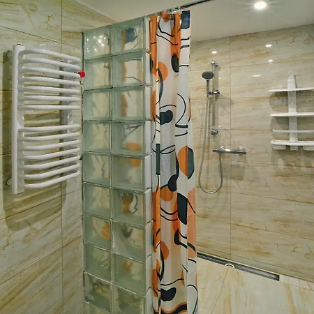 아파트 Comfortable For 10 People With A Private Sauna, *